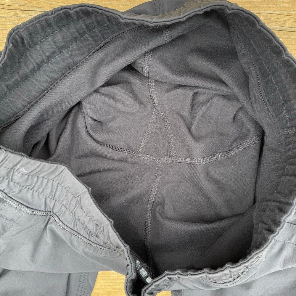 Lululemon Run size 6 RARE DISCONTINUED Dog Runner Lined Pants - Black - Picture 10 of 14